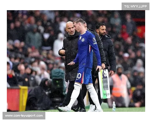 切尔西采取极端措施，将医疗主管安排至替补席监督主帅