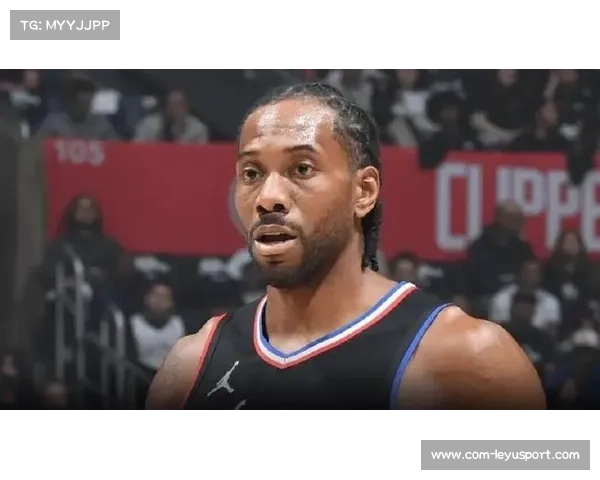 伦纳德因左膝不适缺阵，返回洛杉矶接受治疗